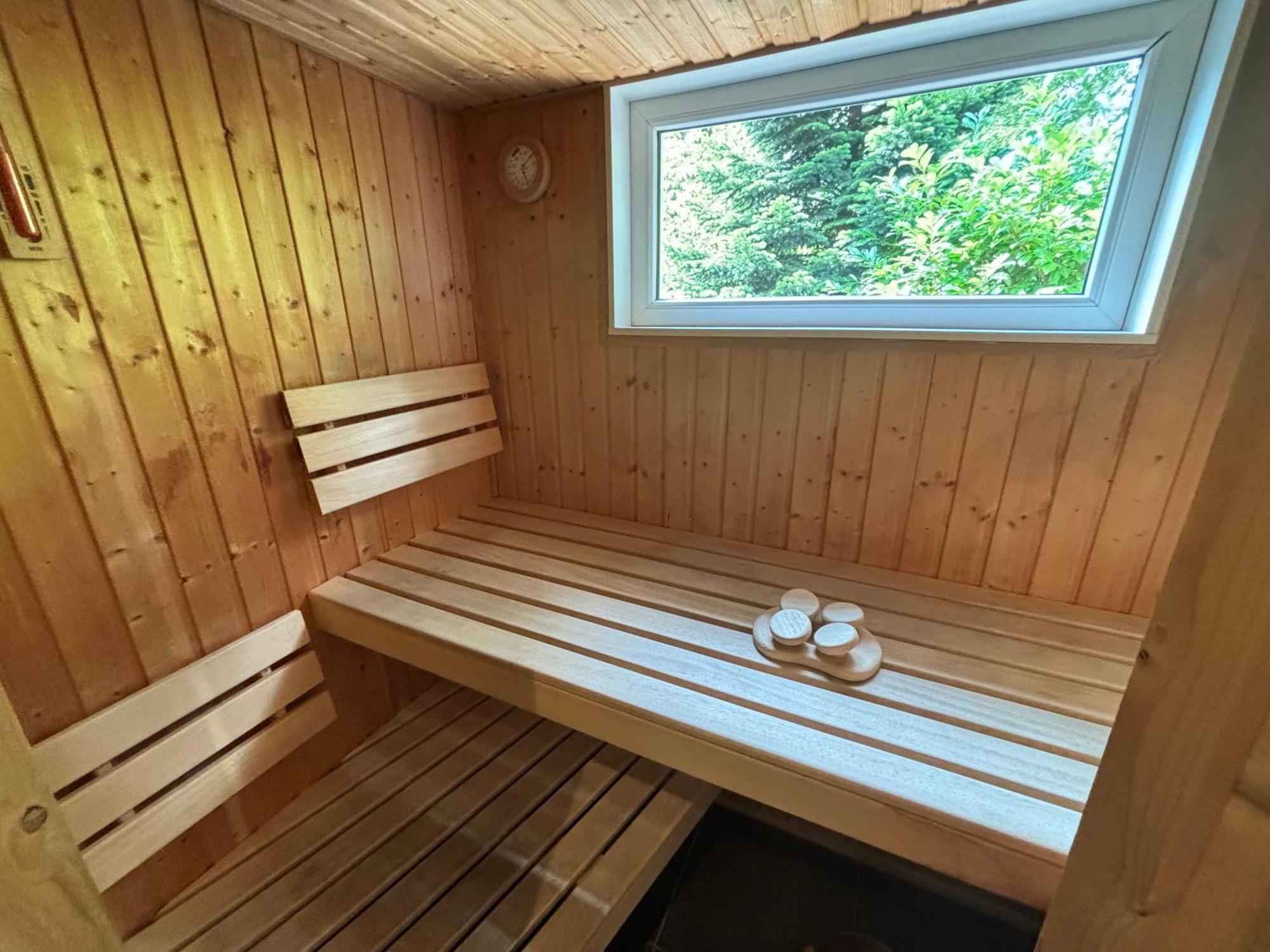 Relaxen In Het Bos Met Privesauna 霍尔顿 外观 照片