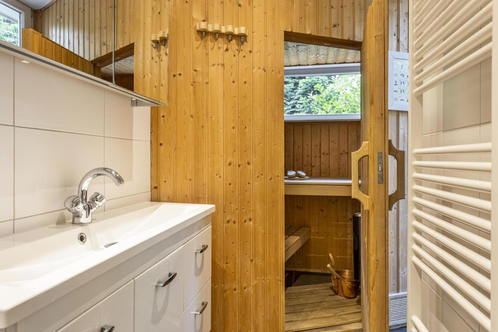 Relaxen In Het Bos Met Privesauna 霍尔顿 外观 照片